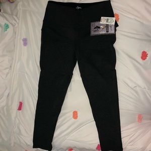 Lyssé Revolutionary Tummy Controlling Leggings